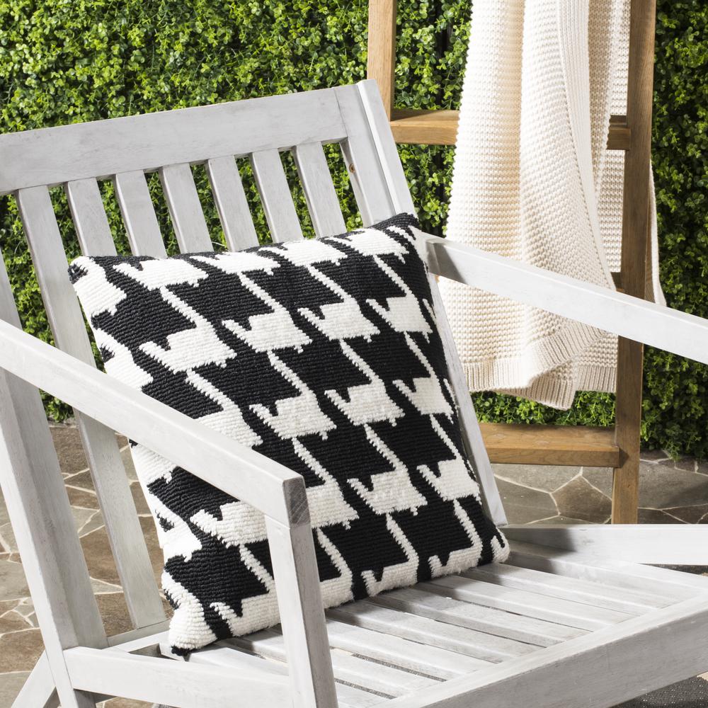 Hanne Houndstooth Pillow, Black/Ivory. Picture 3