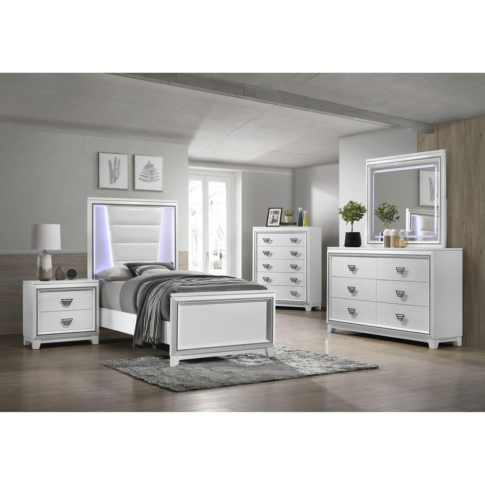 Picket House Furnishings Taunder Dresser with LED Mirror in White. Picture 3