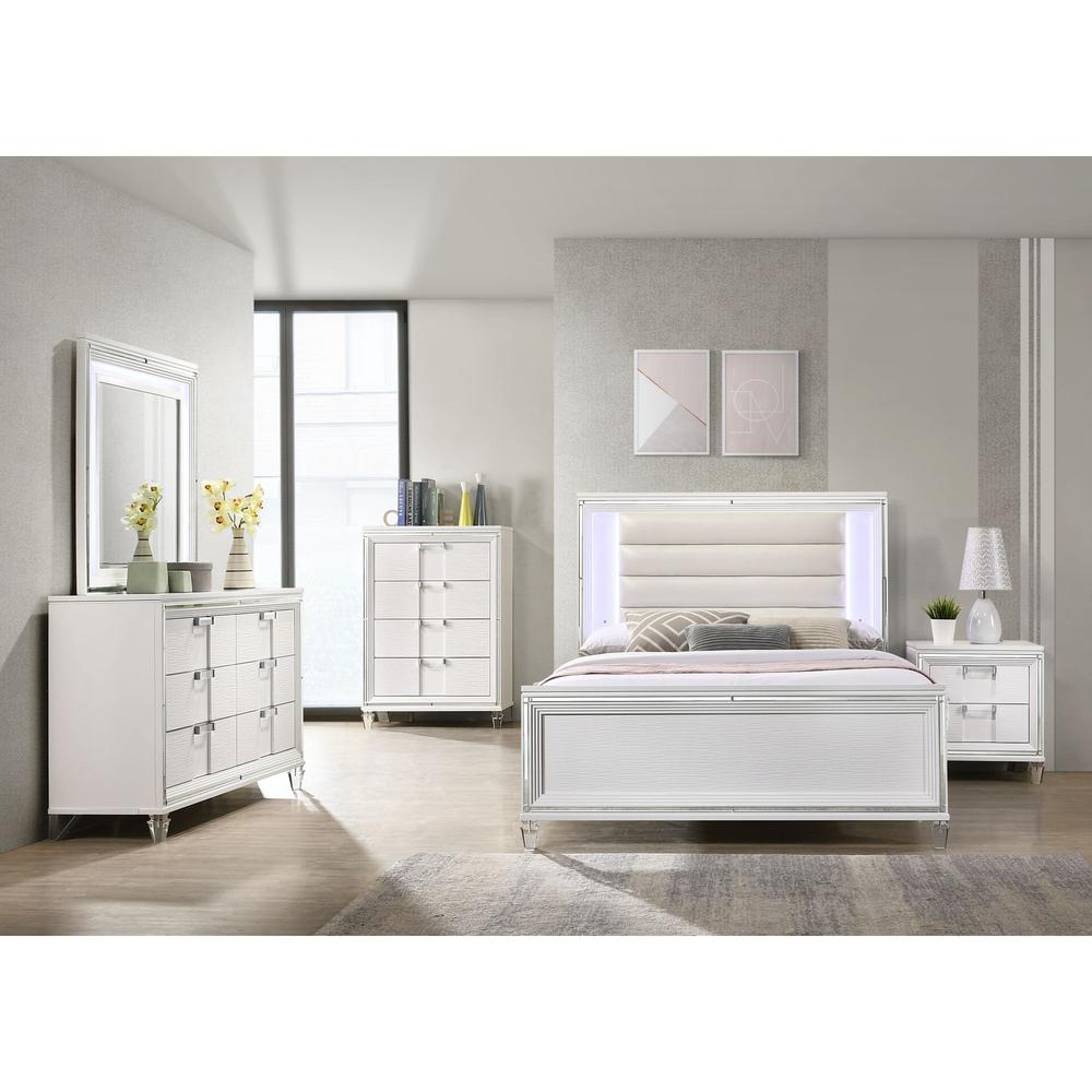 Charlotte Youth Full Platform 5PC Bedroom Set in White. Picture 2