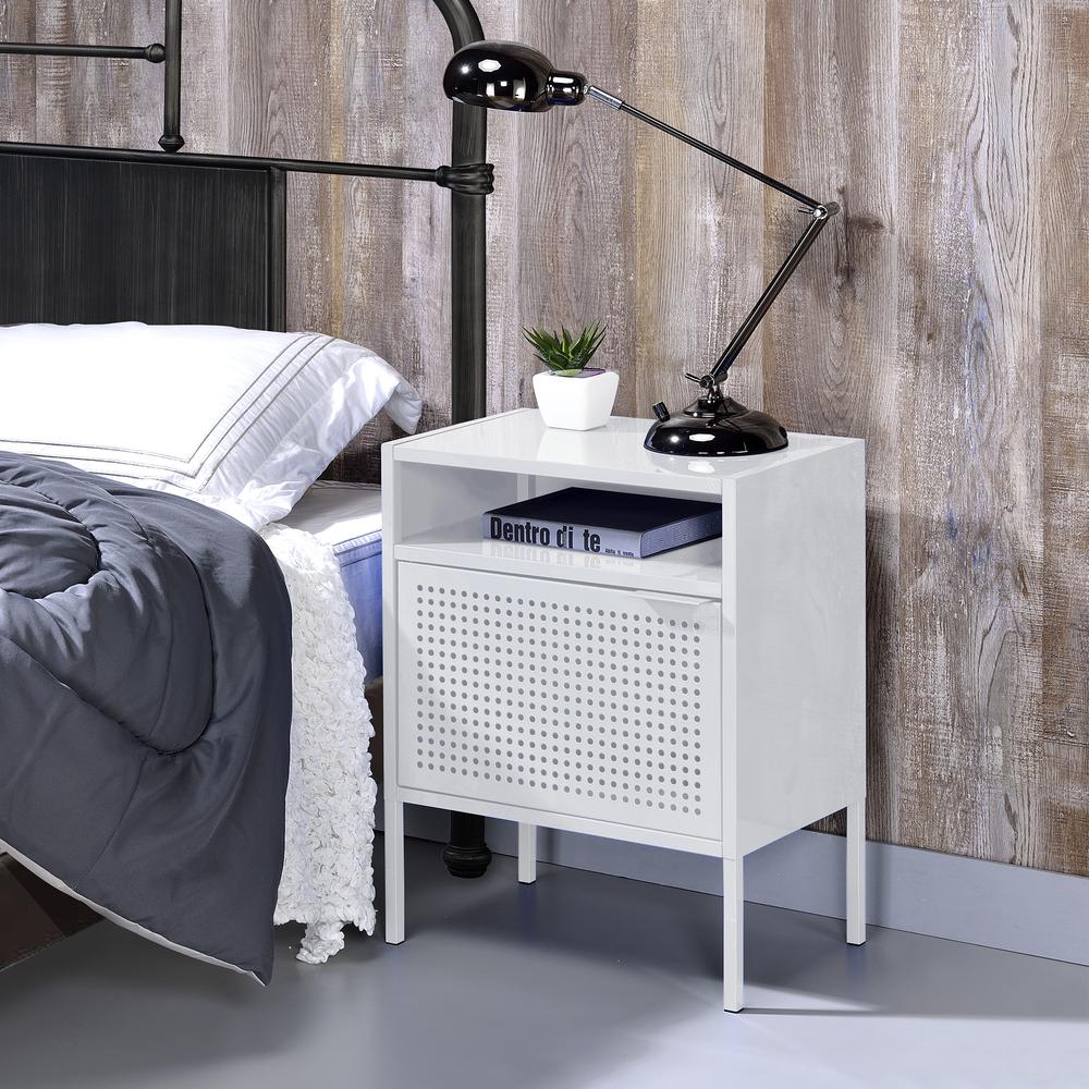 Gemma Nightstand with USB Port in White. Picture 7