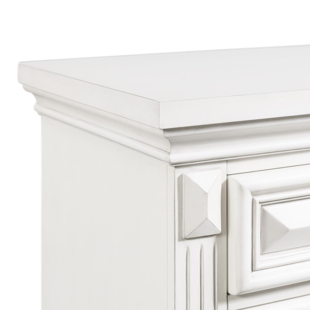 Trent 6-Drawer Chest in White. Picture 7