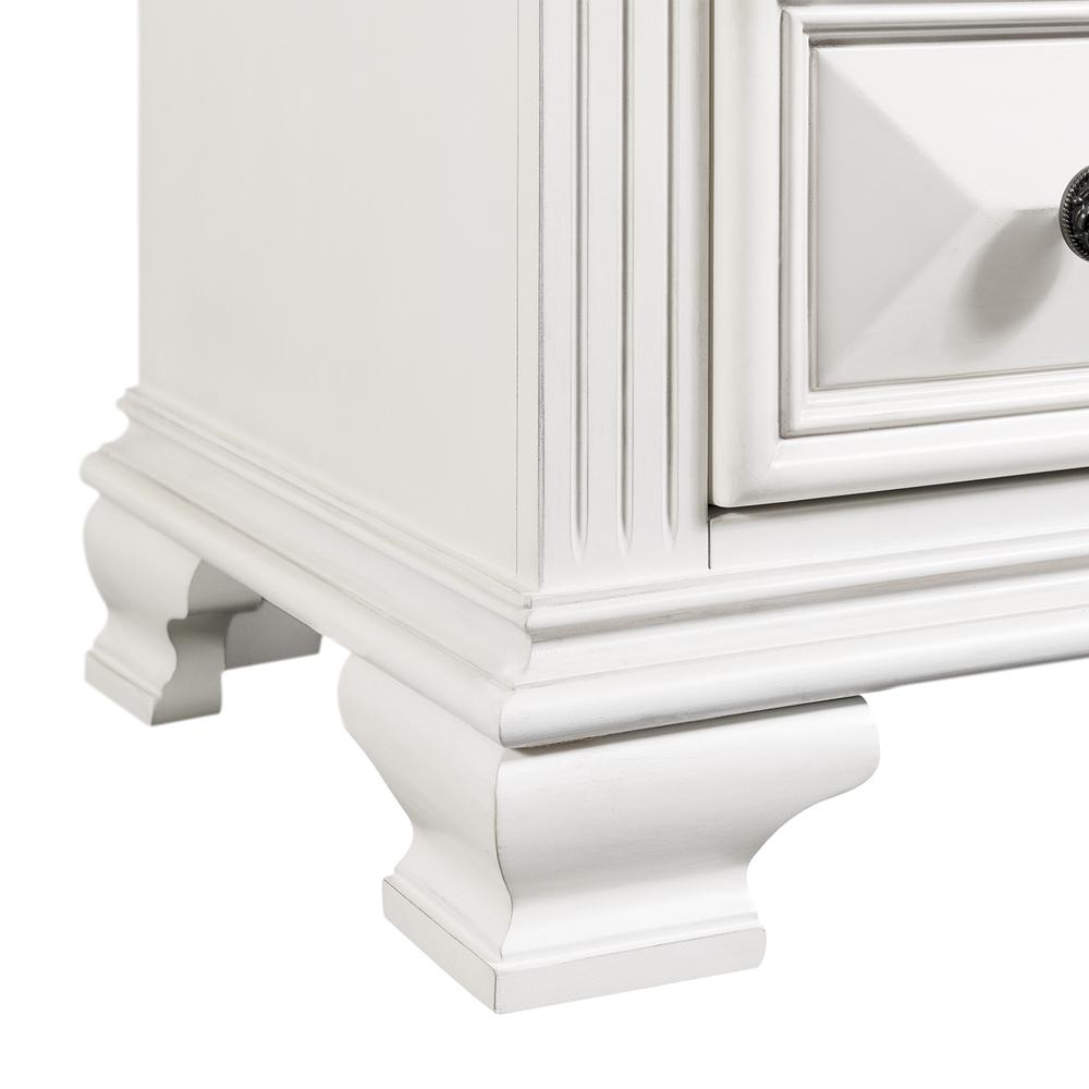 Trent King Panel Bed in White. Picture 6