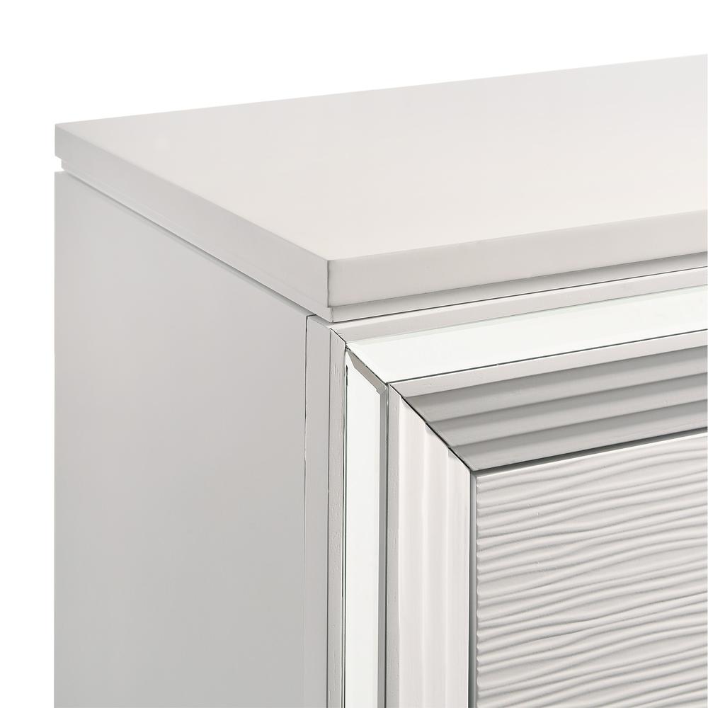 Picket House Furnishings Charlotte 5-Drawer Flip-Top Chest in White. Picture 7