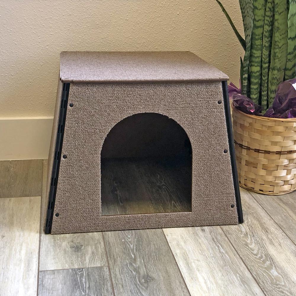 Happystack Model DHTAN Small Dog House in Tan Indoor/Outdoor Carpet. Picture 8
