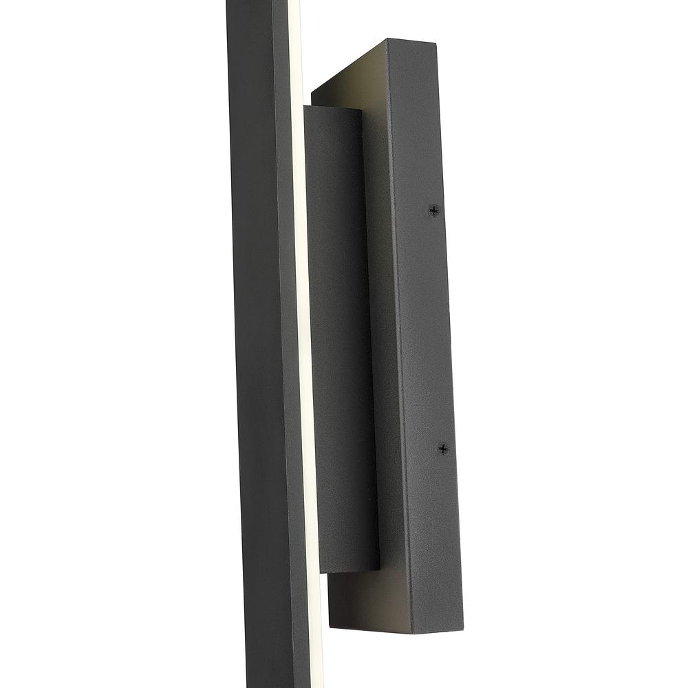 4 Light Outdoor Wall Light. Picture 4
