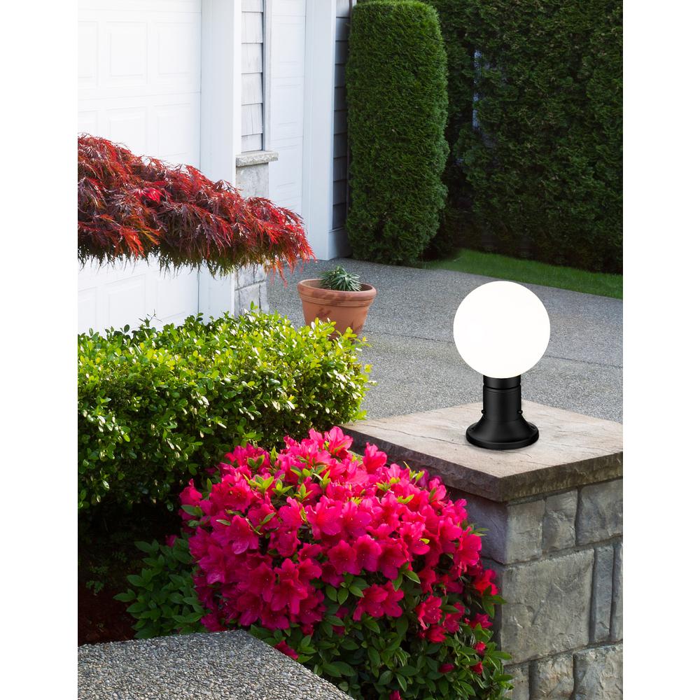 1 Light Outdoor Pier Mounted Fixture. Picture 8