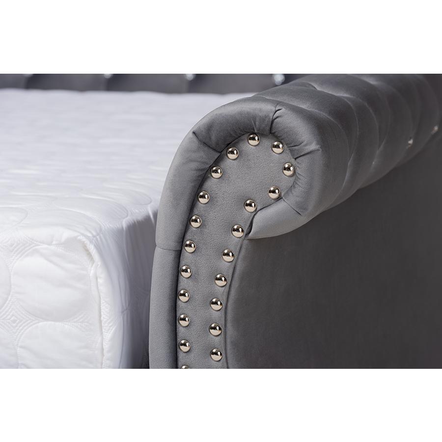 Crystal Tufted Queen Size Daybed. Picture 5