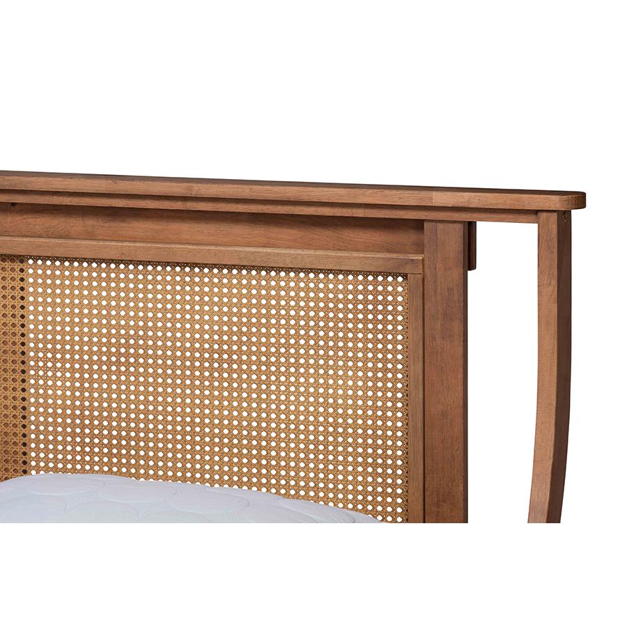 Synthetic Rattan Queen Size Platform Bed. Picture 4