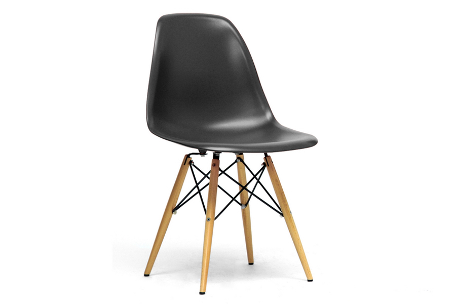 Azzo Black Plastic Shell Chair. Picture 1