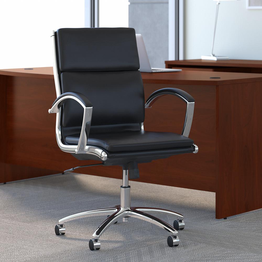 Bush Business Furniture Modelo Mid Back Leather Executive Office Chair - Black Leather. Picture 2