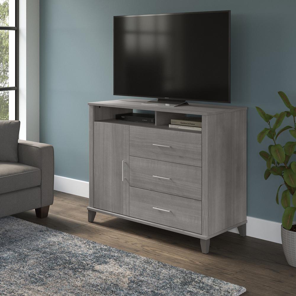 Bush Furniture Somerset 3 Drawer Dresser and Bedroom TV Stand, Platinum Gray. Picture 3