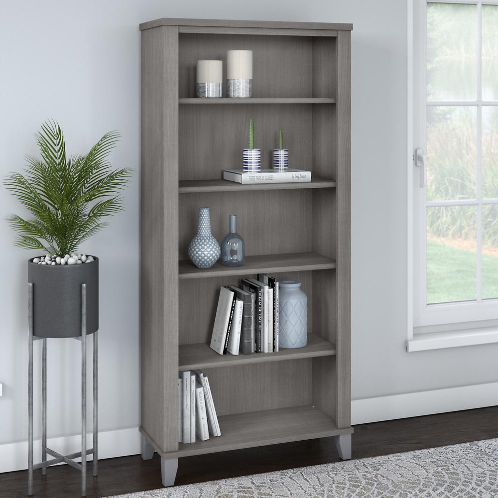 Bush Furniture Somerset Tall 5 Shelf Bookcase in Platinum Gray. Picture 2