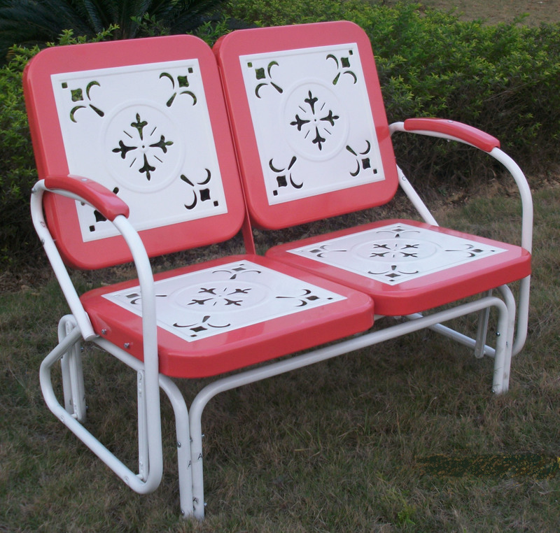 Metal Retro Glider, White Metal Retro Outdoor Chairs