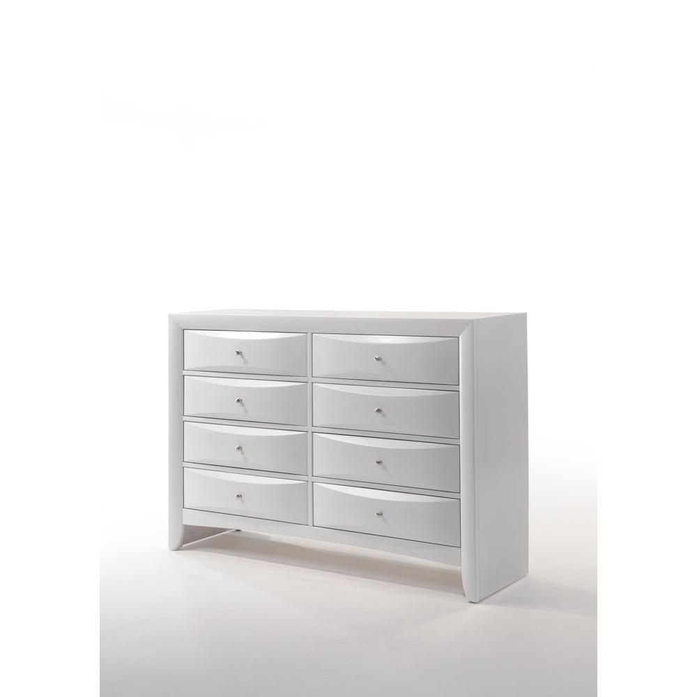 Dresser in White. Picture 1