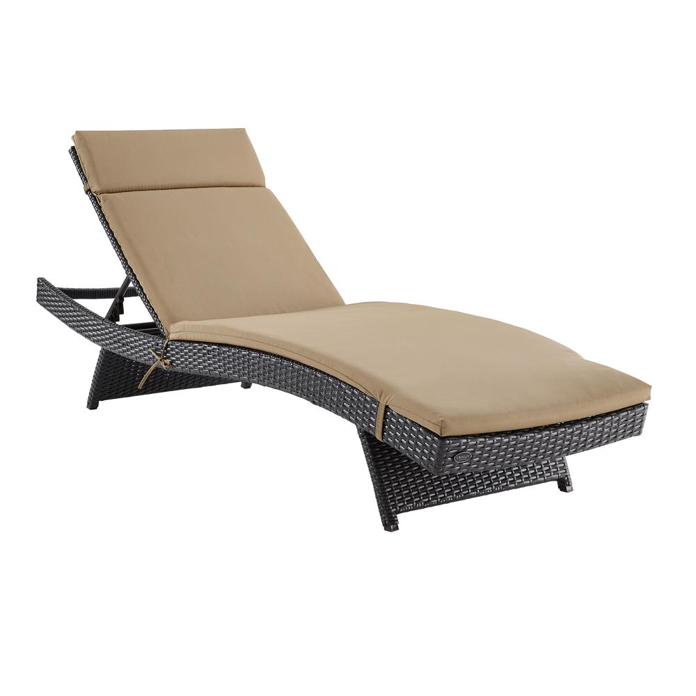 Biscayne Outdoor Wicker Chaise Lounge Mocha/Brown. Picture 6