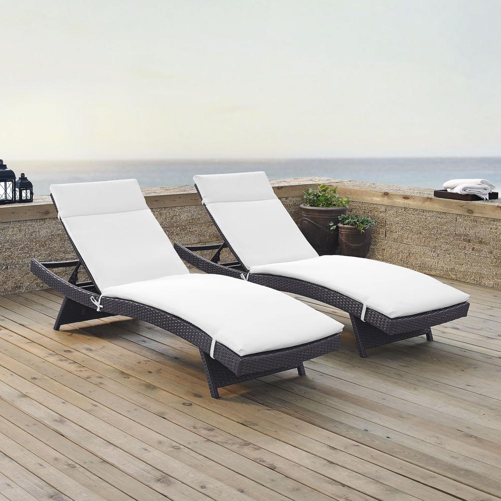 Biscayne Outdoor Wicker Chaise Lounge White/Brown. Picture 4