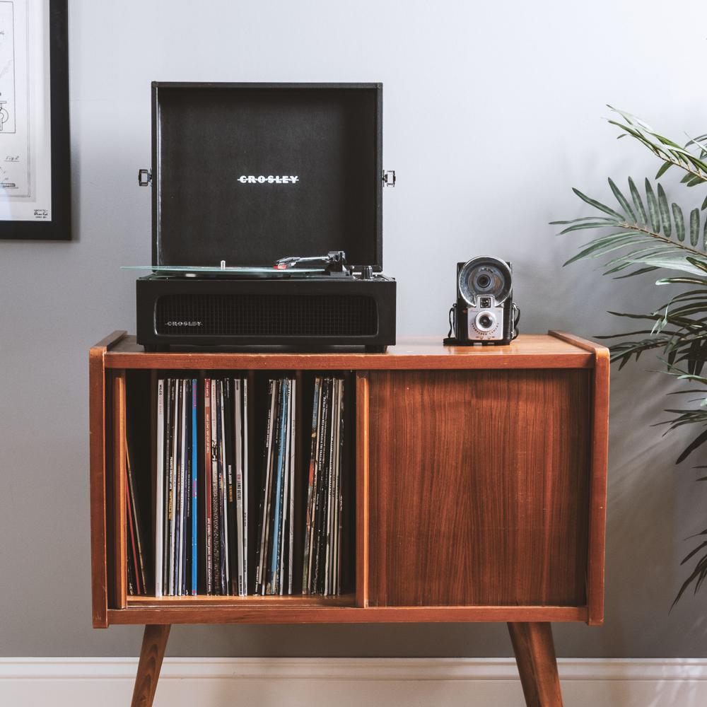 Voyager Record Player In Black. Picture 8