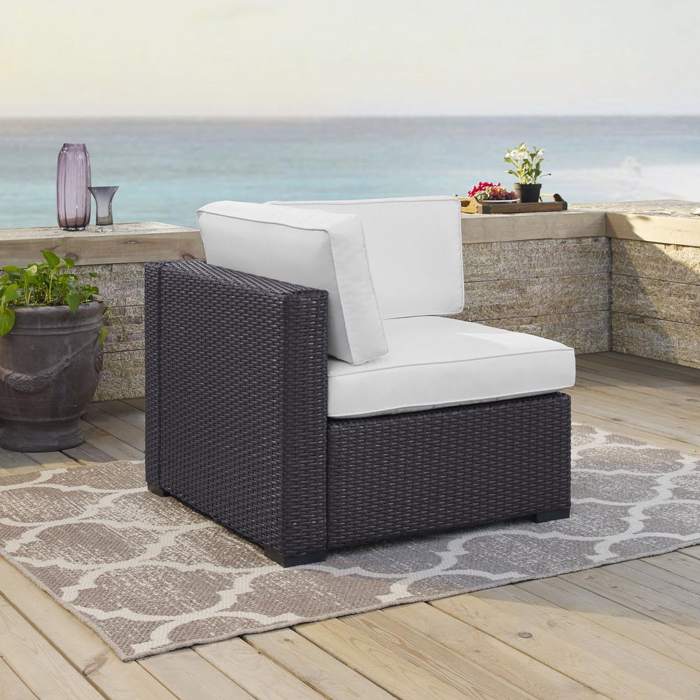 Biscayne Outdoor Wicker Corner Chair White/Brown. Picture 2