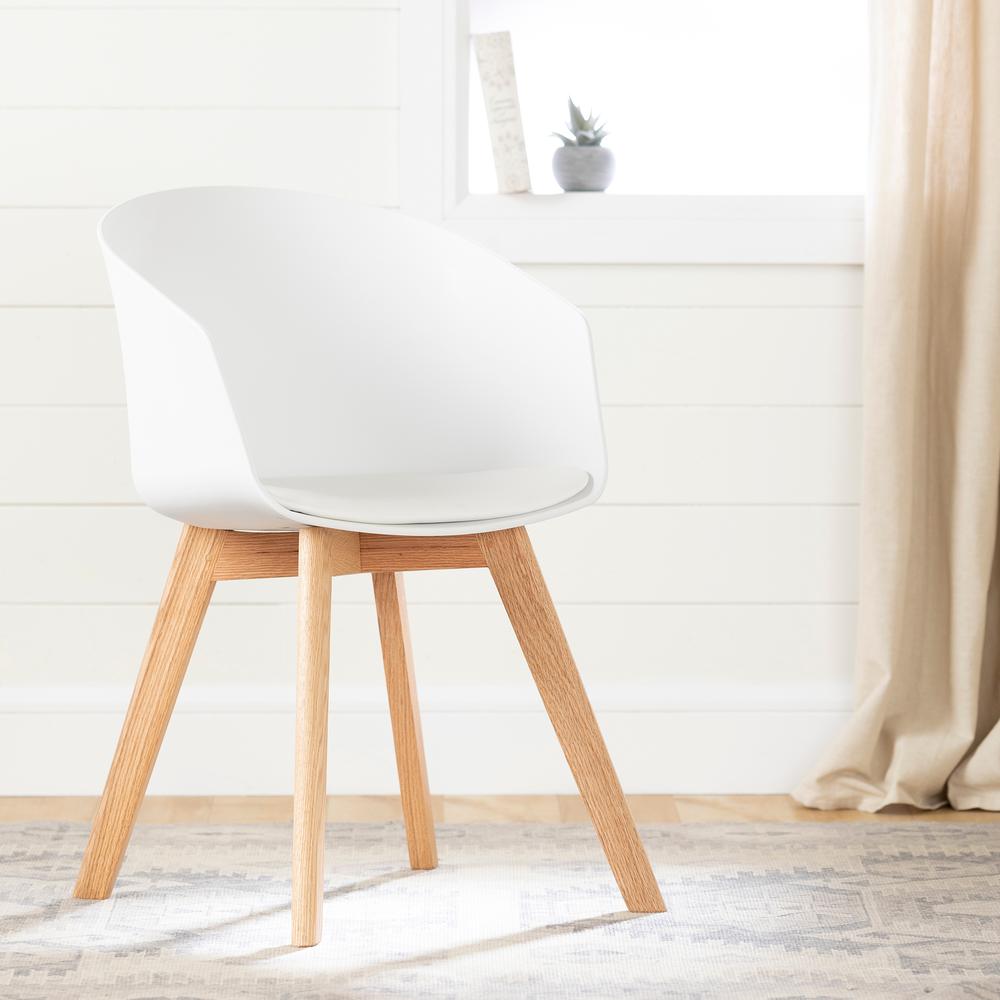 Flam Chair with Wooden Legs, White. Picture 1