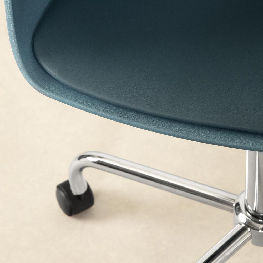 Flam Swivel Chair, Blue and Chrome. Picture 3