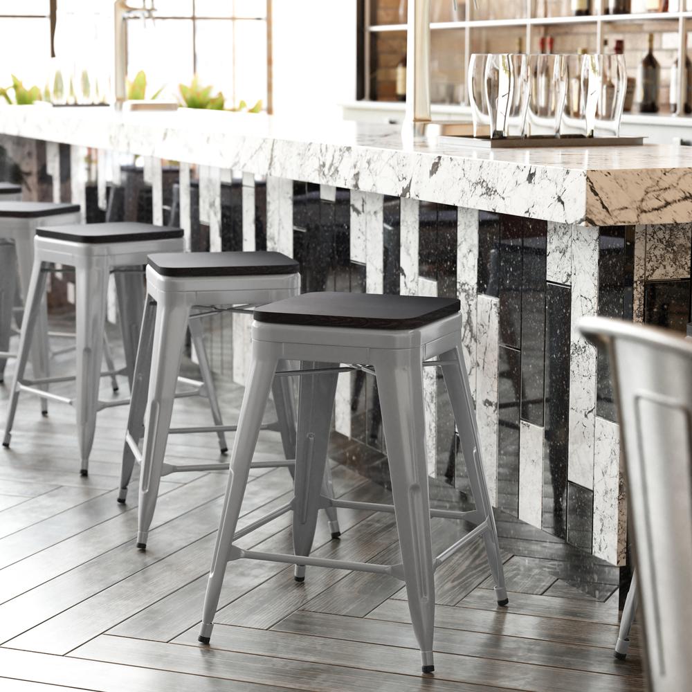 Cierra Set of 4 Commercial Grade 24" High Backless Silver Metal Indoor Counter Height Stools with Gray All-Weather Poly Resin Seats. Picture 1
