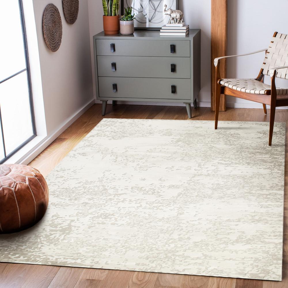 CAMILA Grey/Off-white 3 x 10 Indoor Rug. Picture 6