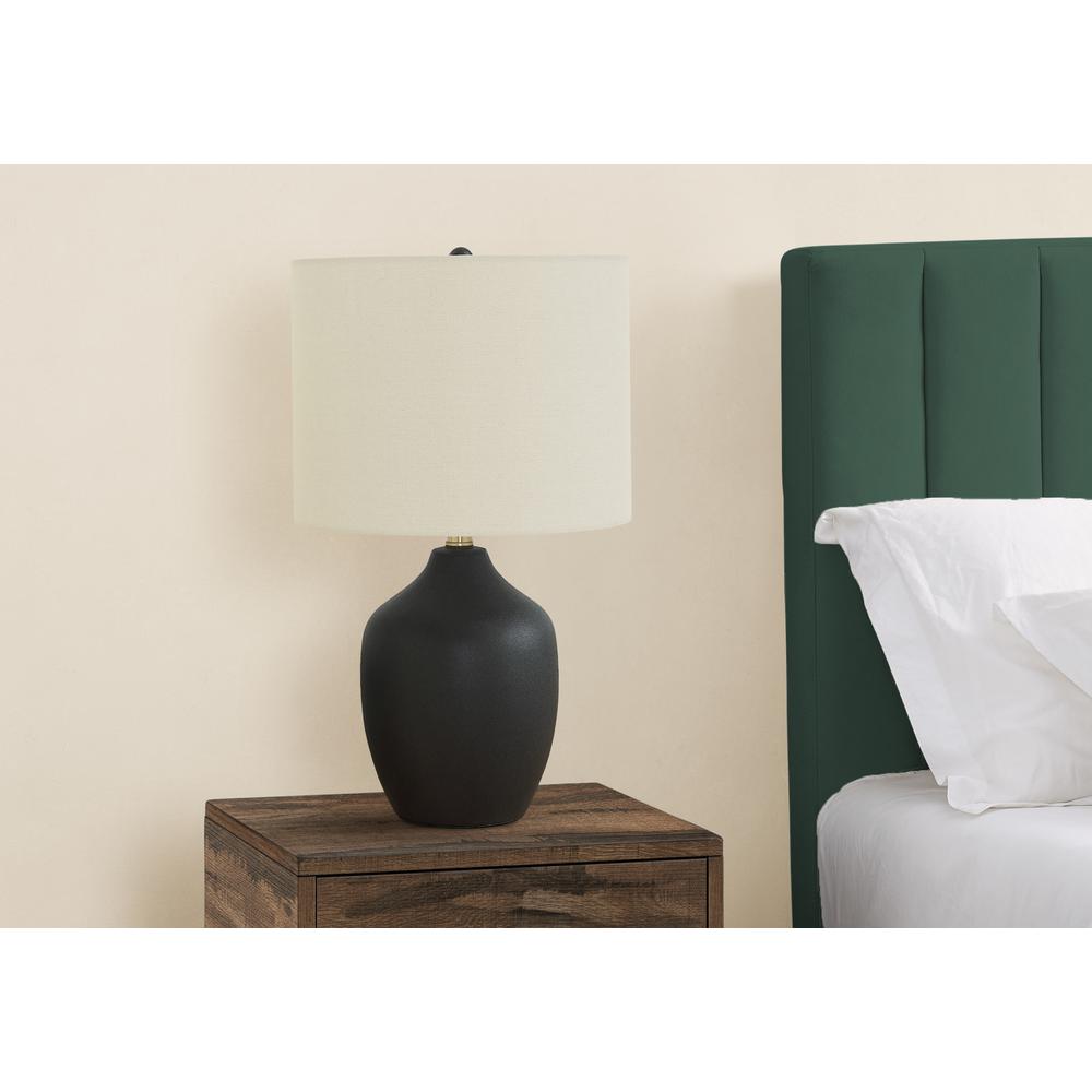 ="Lighting, 22""H, Table Lamp, Black Ceramic, Ivory / Cream Shade, Transitional. Picture 6
