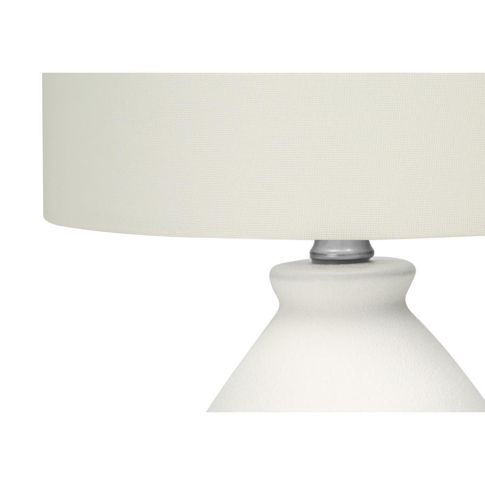 Lighting, 17"H, Table Lamp, Cream Ceramic, Ivory / Cream Shade, Modern. Picture 3