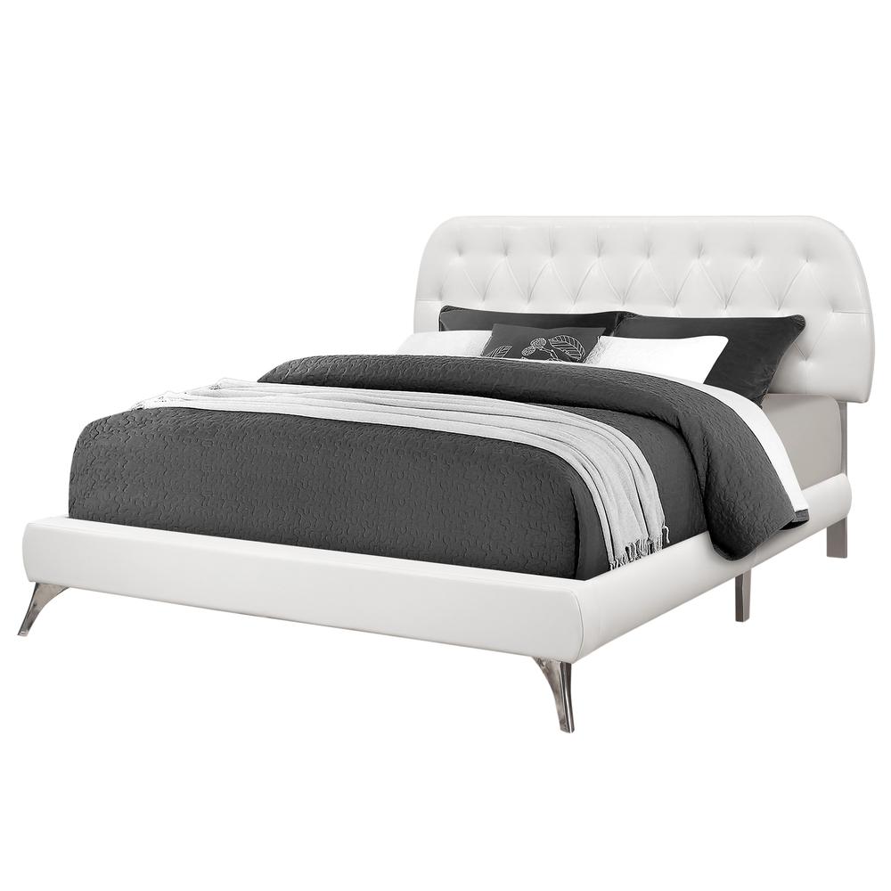 BED - QUEEN SIZE / WHITE LEATHER-LOOK WITH CHROME LEGS. The main picture.