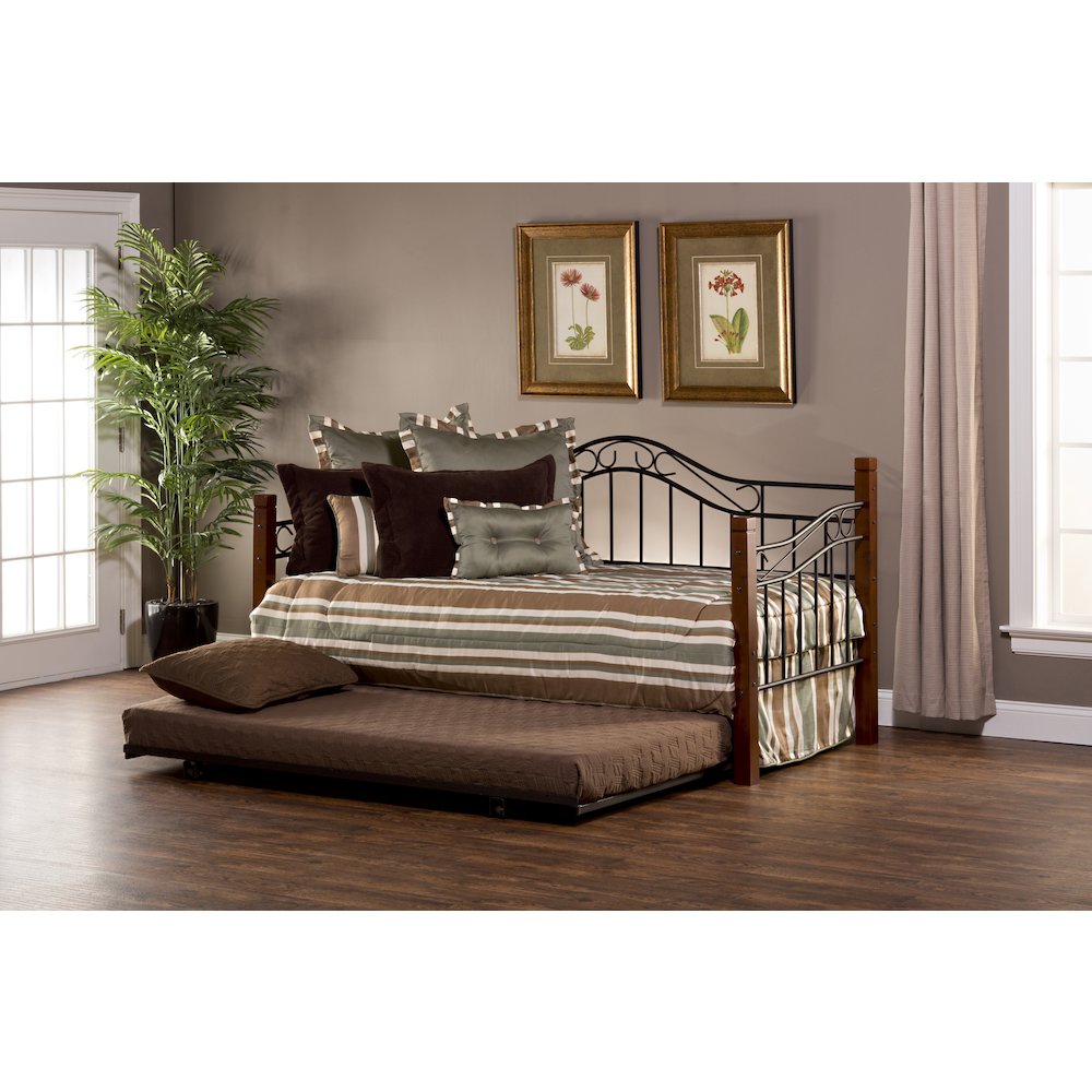 Matson Daybed w/Suspension Deck and Trundle. Picture 1