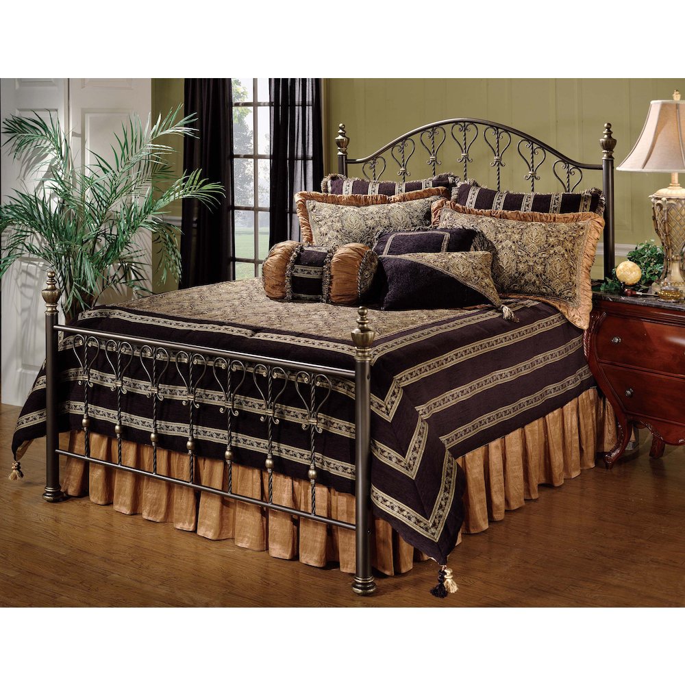 Huntley Bed Set - King - w/Rails. Picture 1