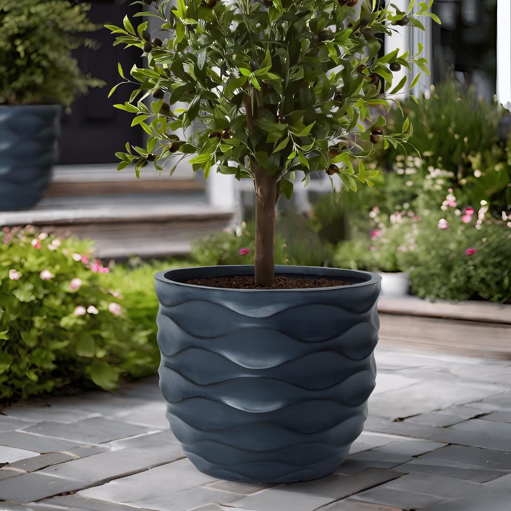 17.3-Inch Round Black Waves MgO Planter. Picture 6