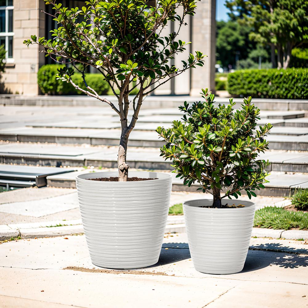 2-Piece Tapered Round Plastic Planters Set, Pearl White. Picture 5