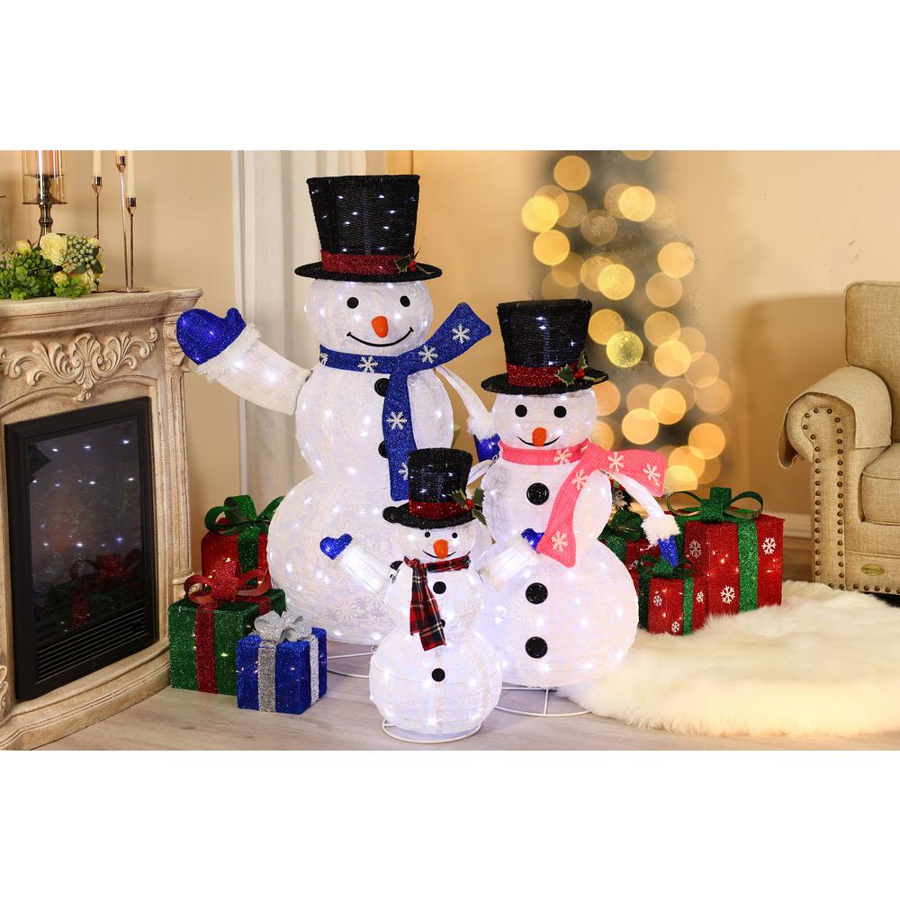 Set of 3 Snowman Family Lighted LED Winter Holiday Yard Decoration. Picture 4