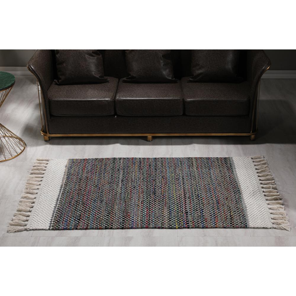 3'x5' Handloom Recycled Cotton Rug with Tassels. Picture 7