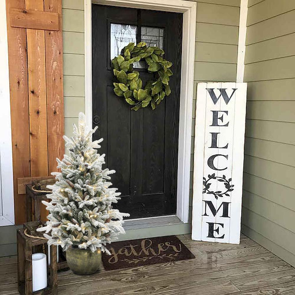 4.5Ft Flocked Pre-Lit Clear Porch Tree with Pinecones. Picture 3
