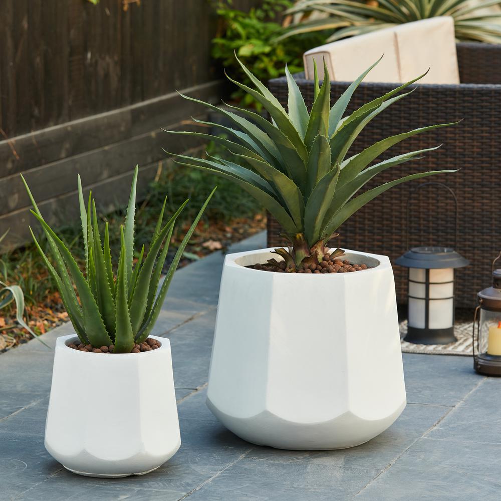2-Piece White Finish Round MgO Planters. Picture 2