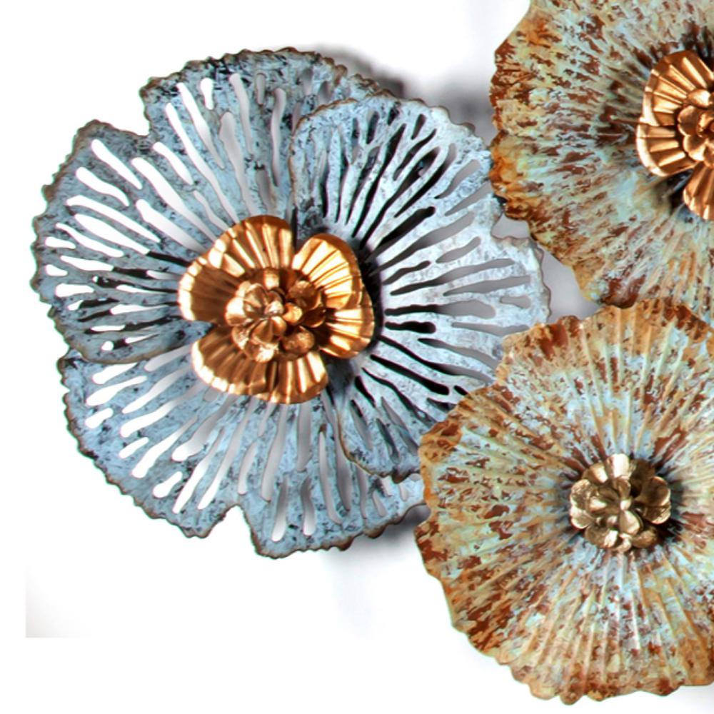 Multi-color Distressed Flower Metal Wall Art. Picture 2