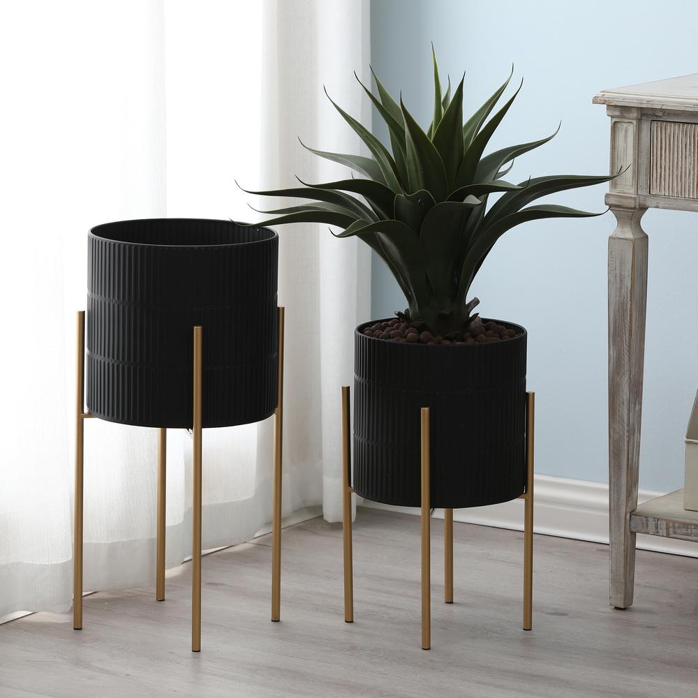 Set of 2 Black Metal CachePot Planters with Metal Stands. Picture 2