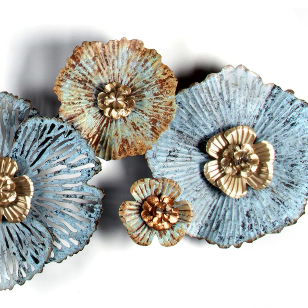 Multi-color Distressed Flower Metal Wall Art. Picture 4