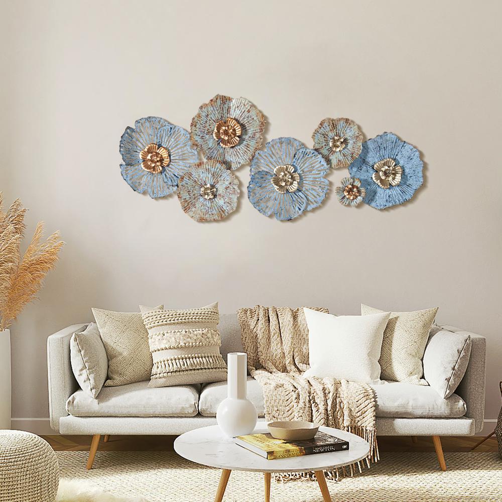 Multi-color Distressed Flower Metal Wall Art. Picture 7