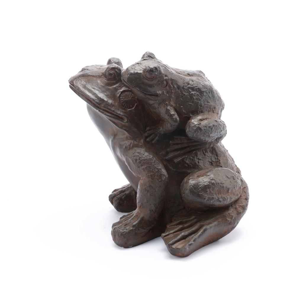 LuxenHome Brown MgO Frog Family Garden Statue. Picture 1
