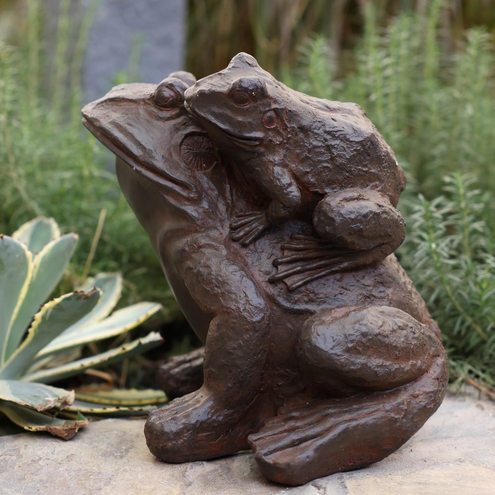 LuxenHome Brown MgO Frog Family Garden Statue. Picture 3