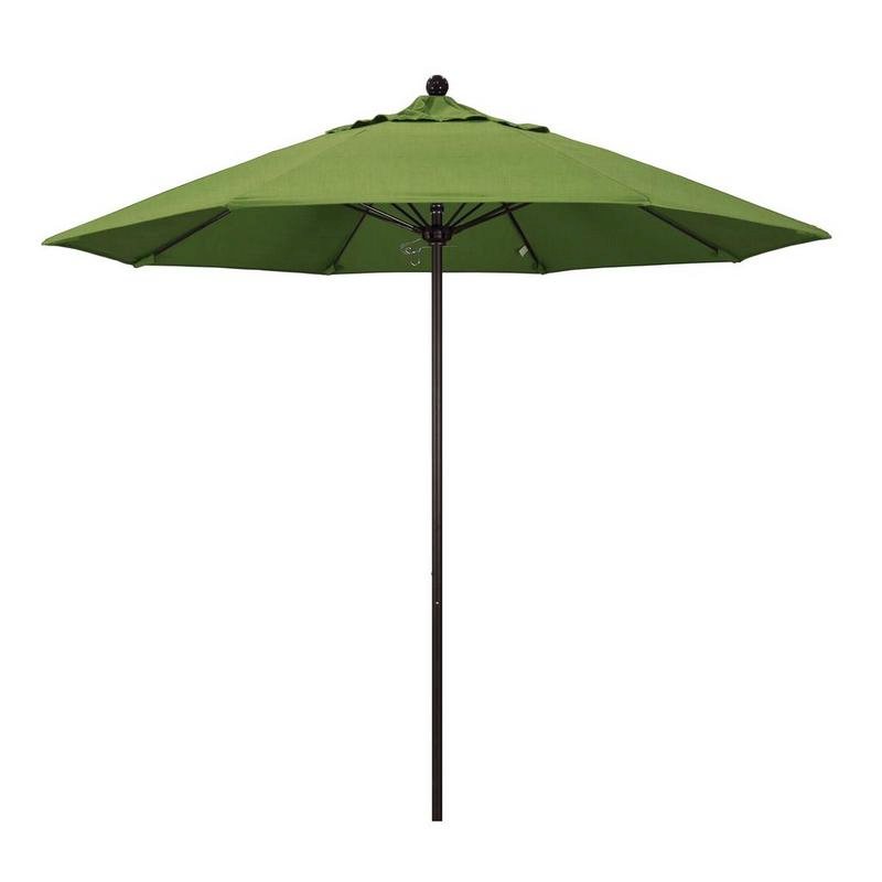 California Umbrella 9' Venture Series Patio Umbrella. Picture 1