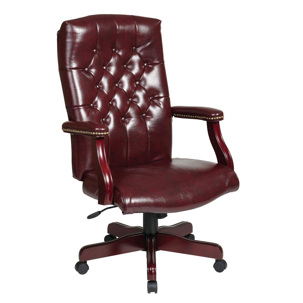 Traditional Executive Chair with Padded Arms. The main picture.