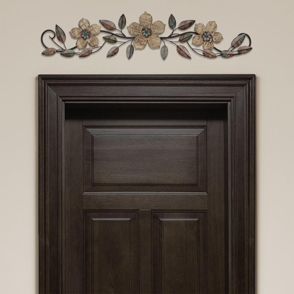 Stratton Home Decor Floral Patterned Wood Over the Door Wall Decor. Picture 2