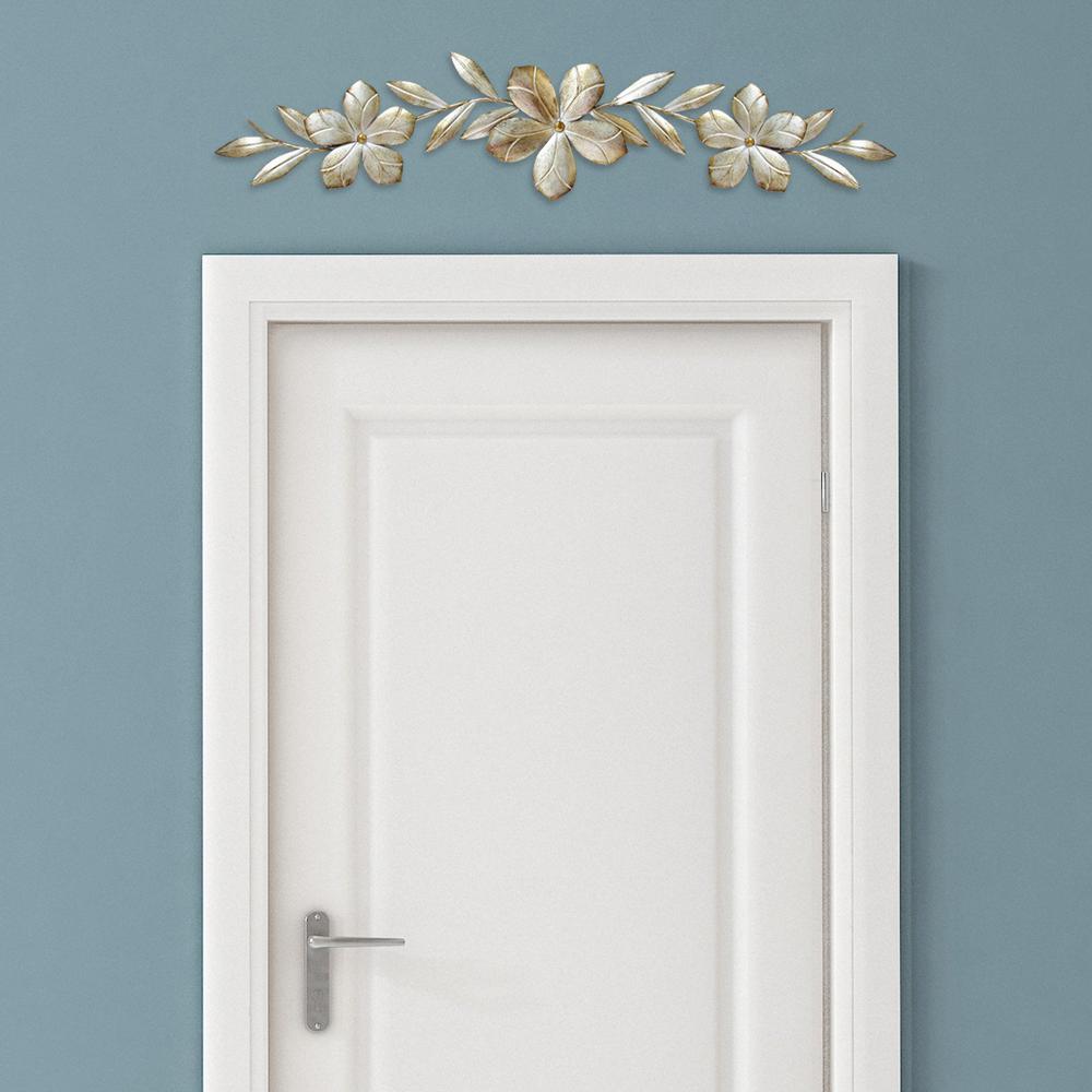 Stratton Home Decor Champagne Flower Over the Door Wall Decor. Picture 2