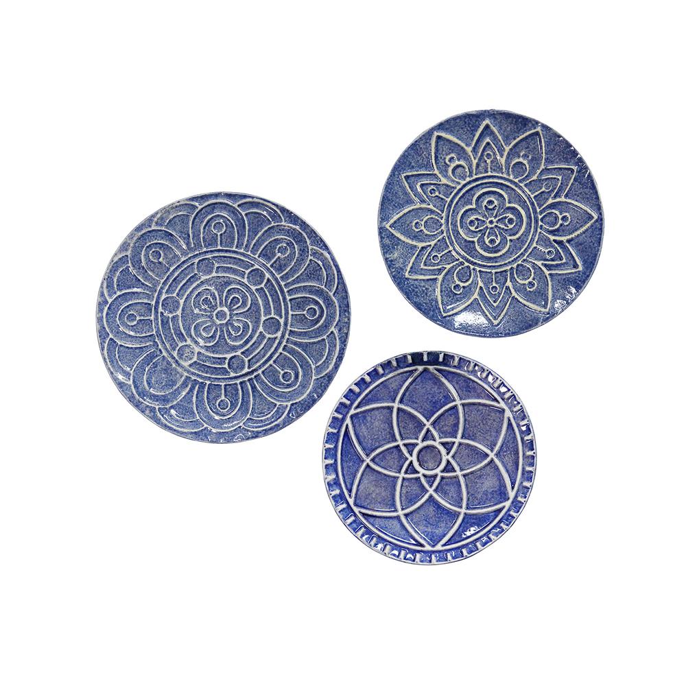 Stratton Home Decor Set of 3 Mykonos Metal Plates Wall Décor. The main picture.