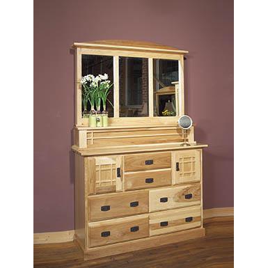 7 Drawer Dresser, Natural. The main picture.
