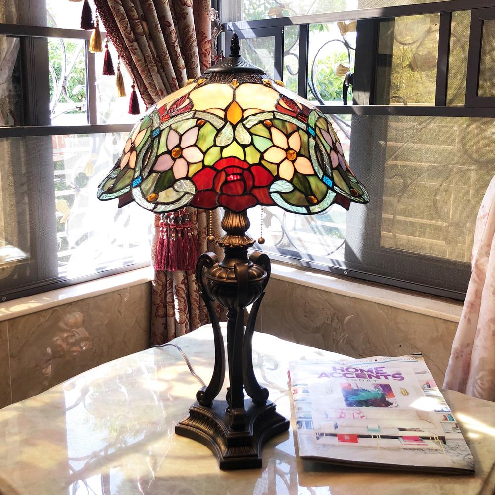CHLOE Lighting PIPER Tiffany-Style Floral Stained Glass Table Lamp 26" Height. Picture 3